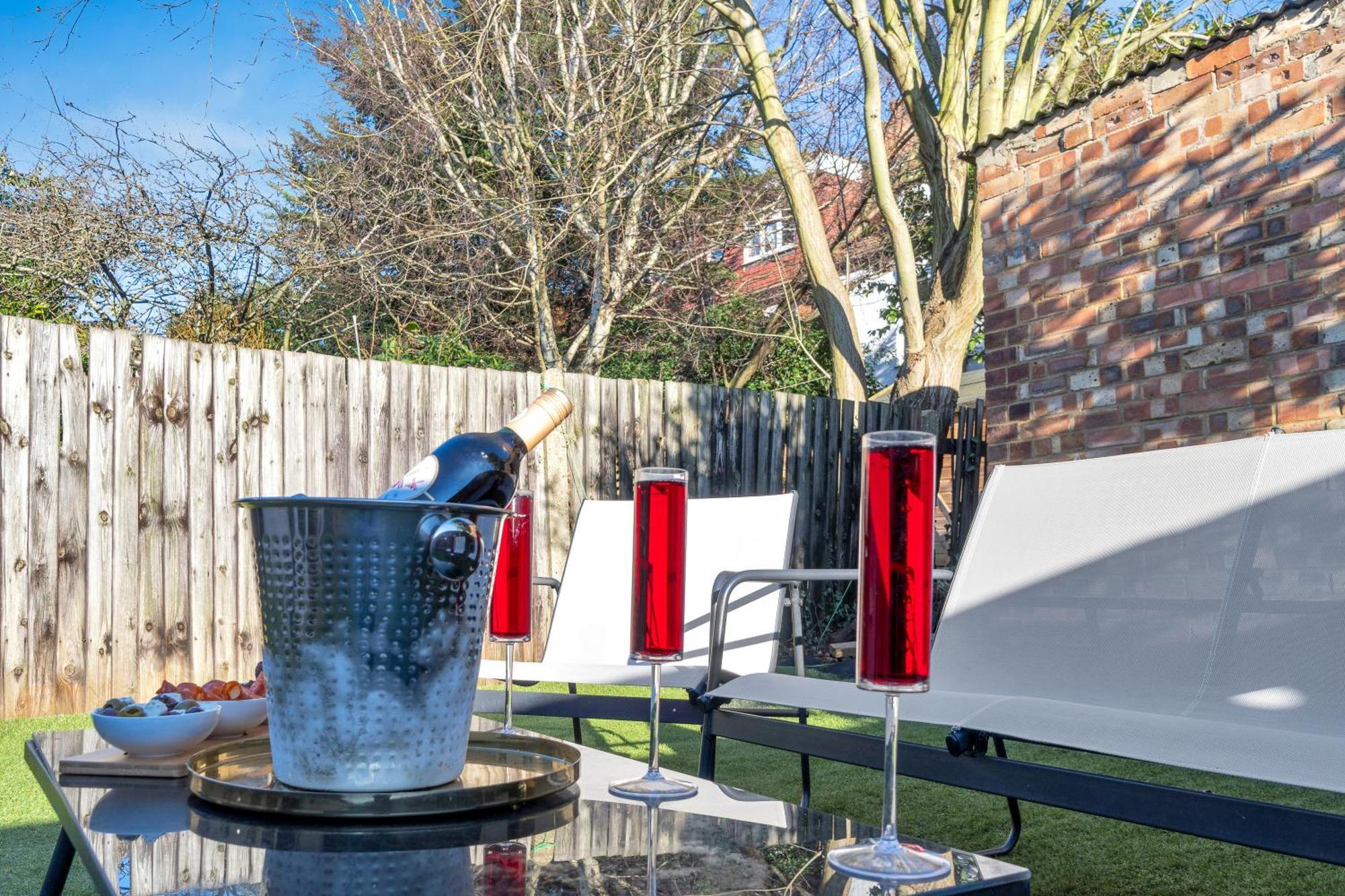 Homely North London Apartments Hendon The Hyde Екстер'єр фото